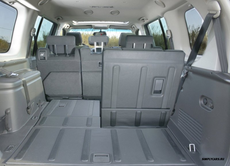 Nissan Pathfinder 2005 салон