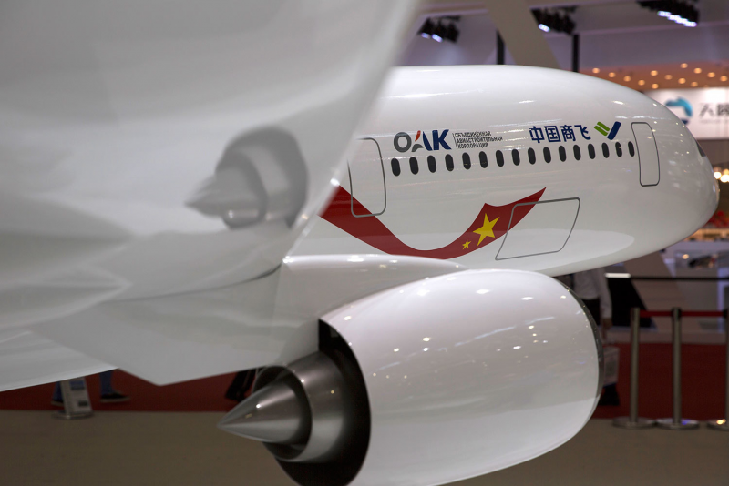 Comac cr929