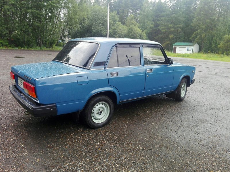 ВАЗ 2107 голубая