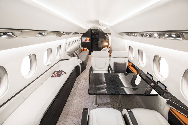 Falcon 8x Довгополый