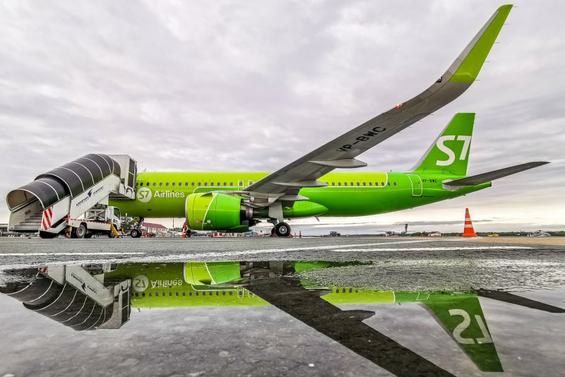 S7 Airlines s7-1211