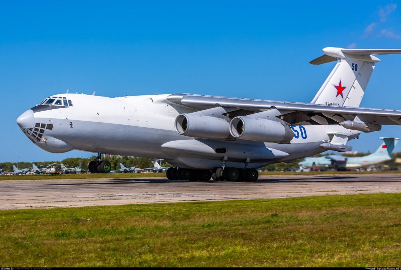 Ил-62 в Париже