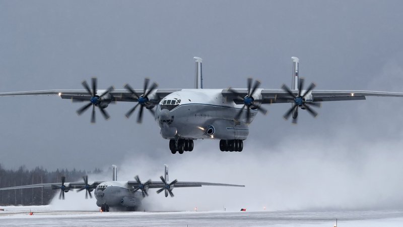 Самолет АН 70