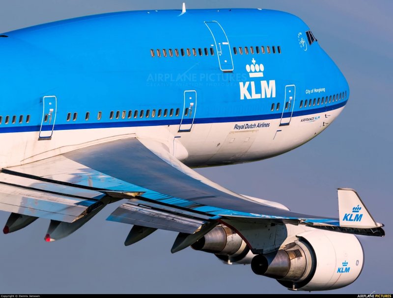 Боинг 747 400 сбоку