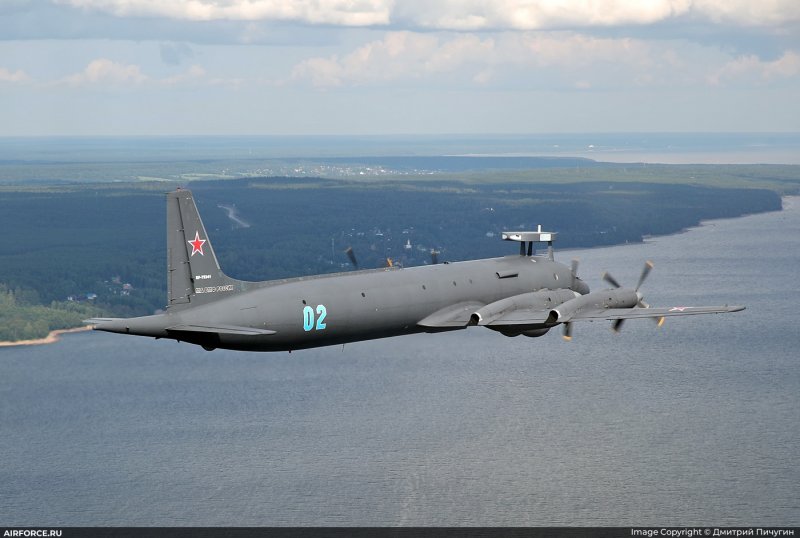 Противолодочный самолет ил-38