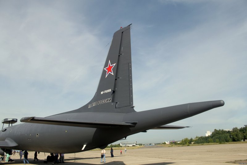 Противолодочный самолет ил-38н