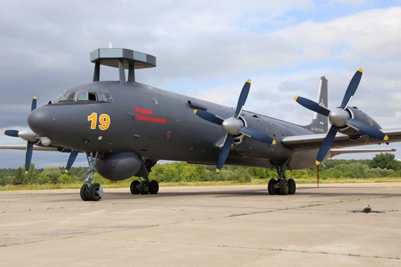 Противолодочный самолет ил-38н