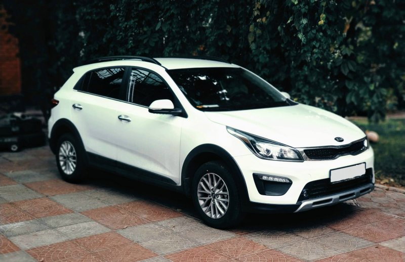 Kia Rio x 2021 белый