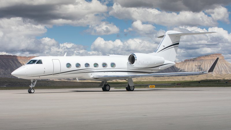 Самолет Gulfstream g450