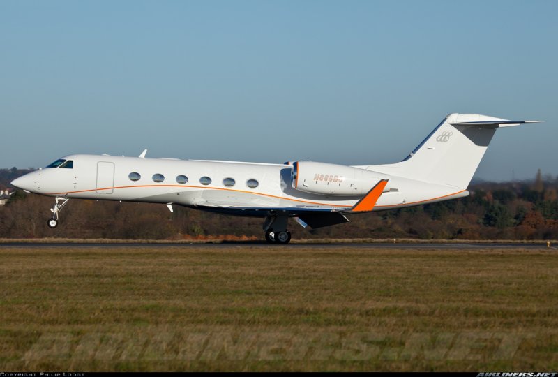 Самолет Gulfstream v