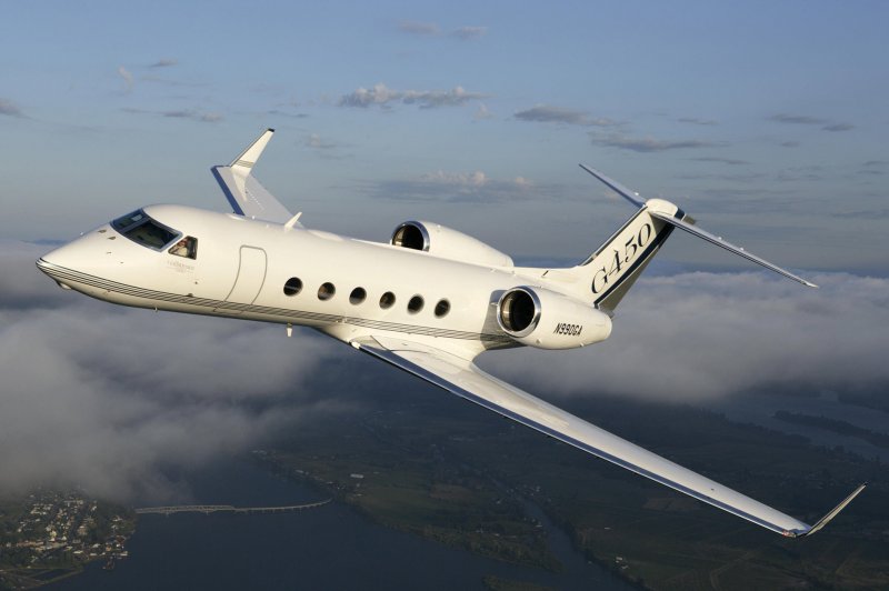 Самолет Gulfstream g450