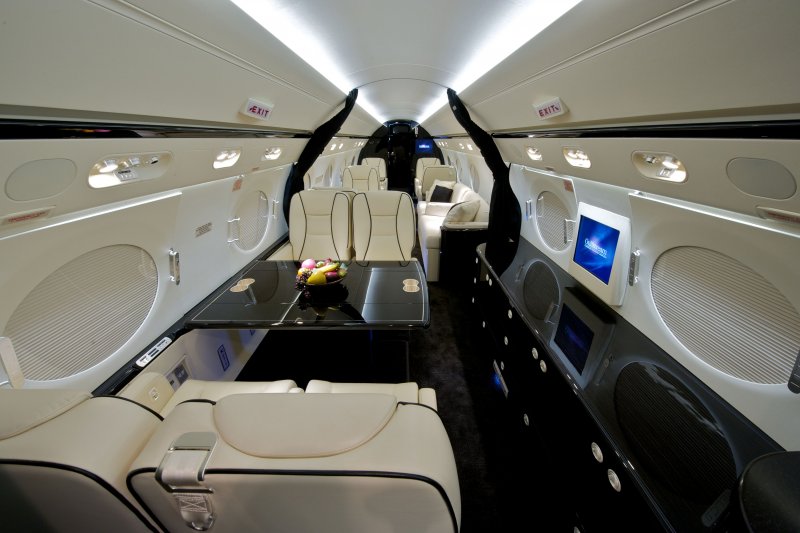 Самолет g-4 Gulfstream