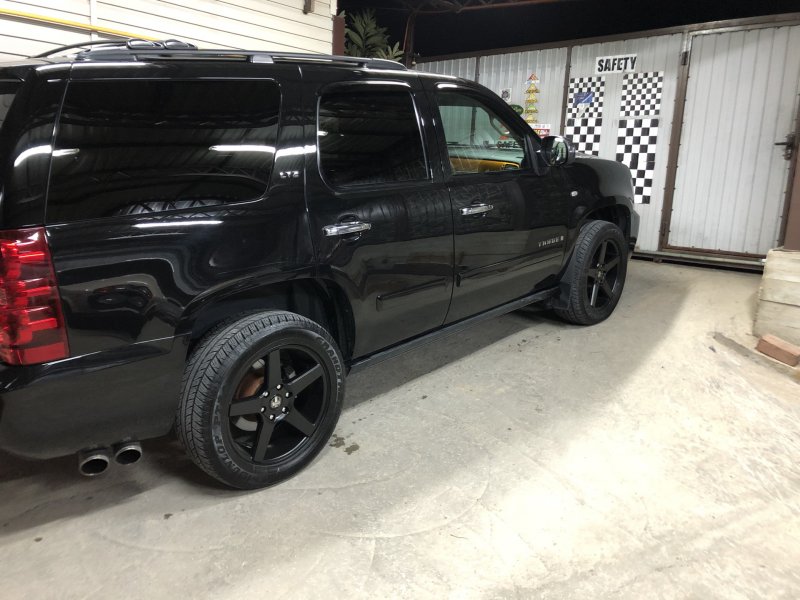 Chevrolet Tahoe gmt900 tuned
