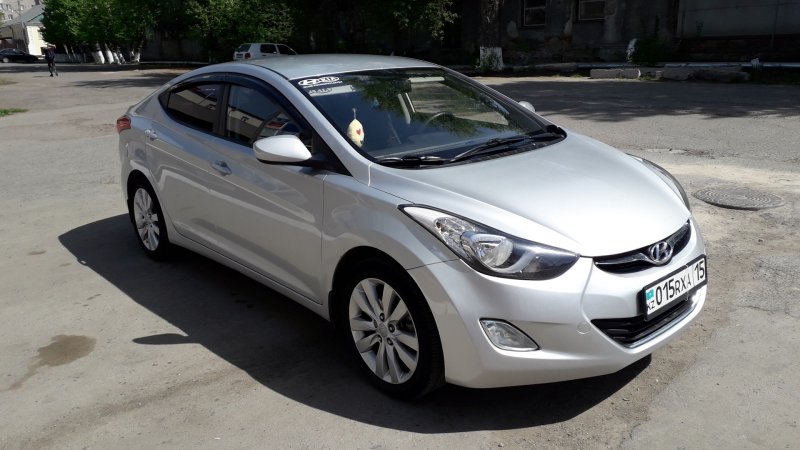 Hyundai Elantra 5