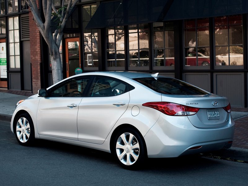 Hyundai Elantra 5