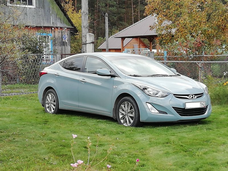Hyundai Elantra 2012