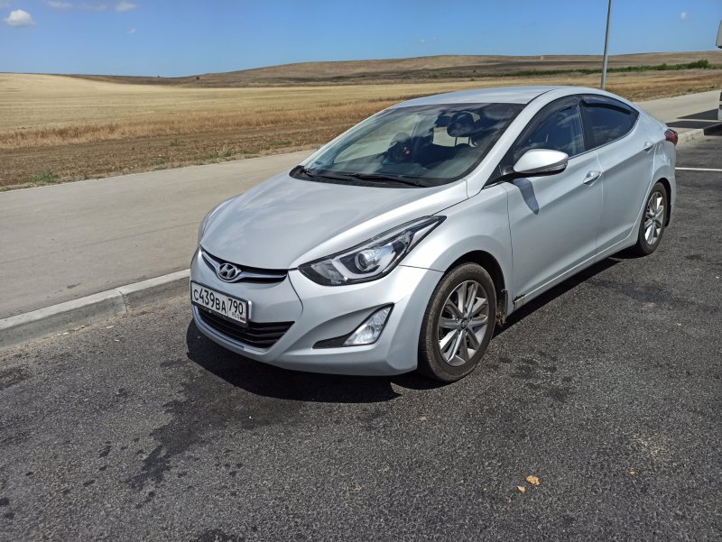 Hyundai Elantra 2012