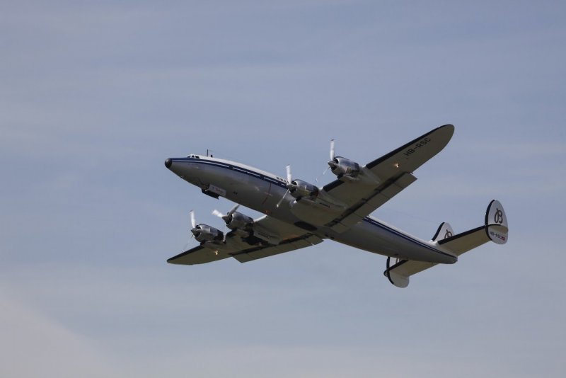 Легкий многоцелевой самолет do-28d Skyservant.