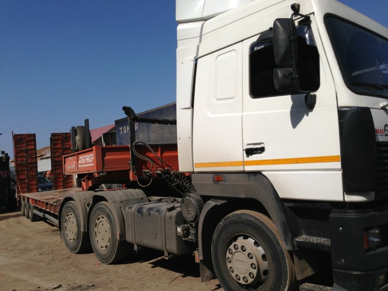 МАЗ 6430 С полуприцепом трал