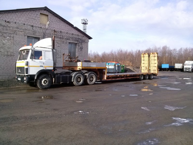 МАЗ 6430 С полуприцепом трал