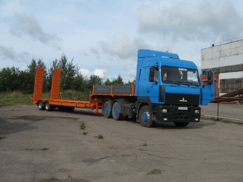 МАЗ 6430 С полуприцепом трал