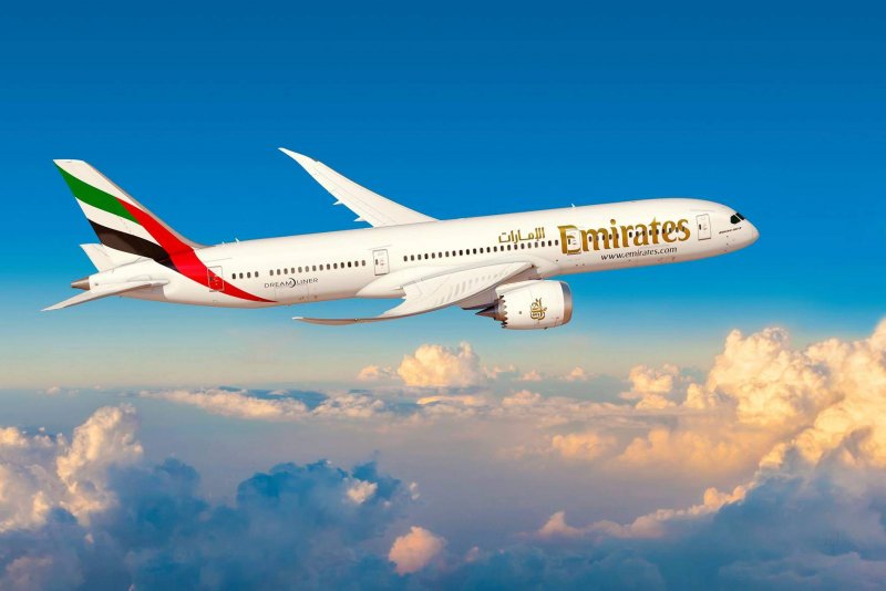 Самолёт Airbus a380 Emirates