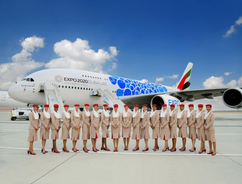 Самолет Emirates a380 салон