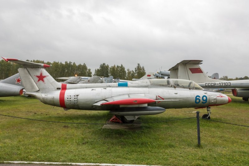 Aero l-29 Delfin