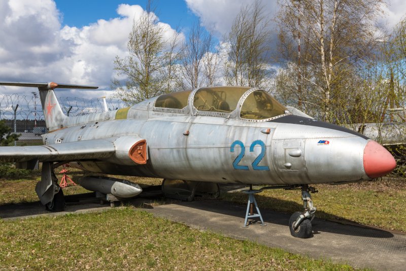 Л-29 Дельфин бочка
