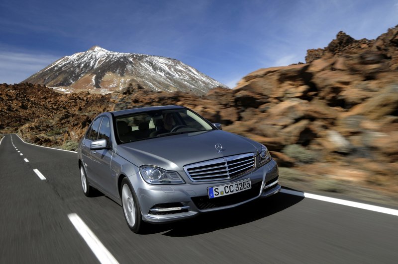 Mercedes Benz c350 4 двери