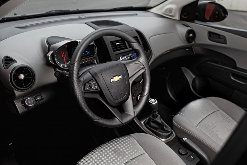 Chevrolet Aveo 2 Hatchback салон