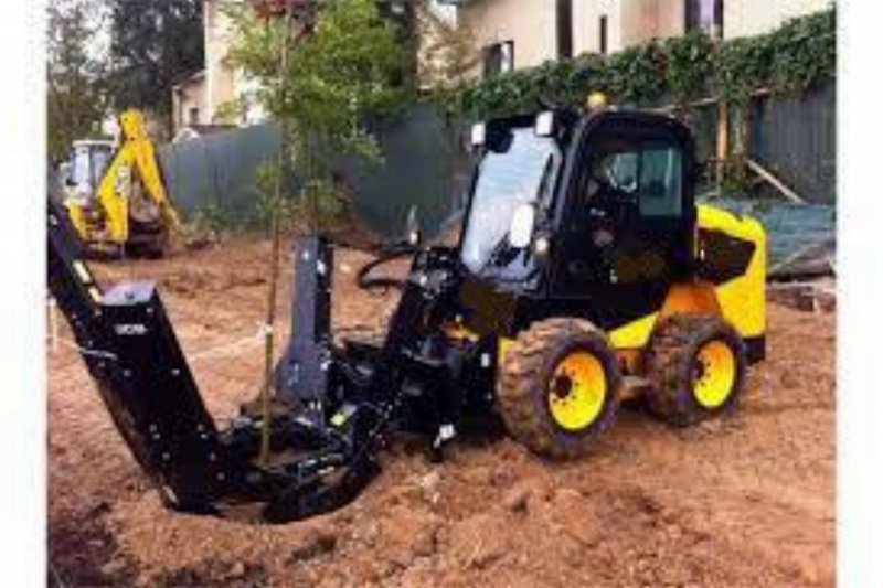 Трактор JCB белый