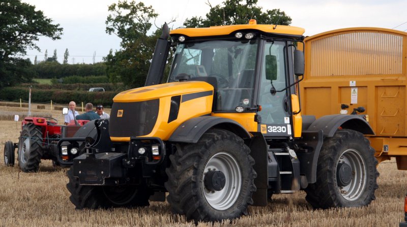 JCB - 8330 tractor 2016