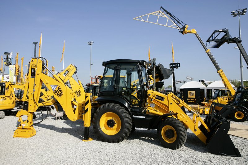 Трактор JCB Fastrac 8290
