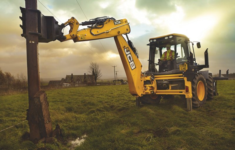 Трактор Bruder JCB Fastrac 3220 03-030