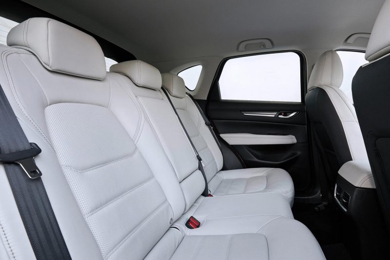 Mazda cx5 салон сзади