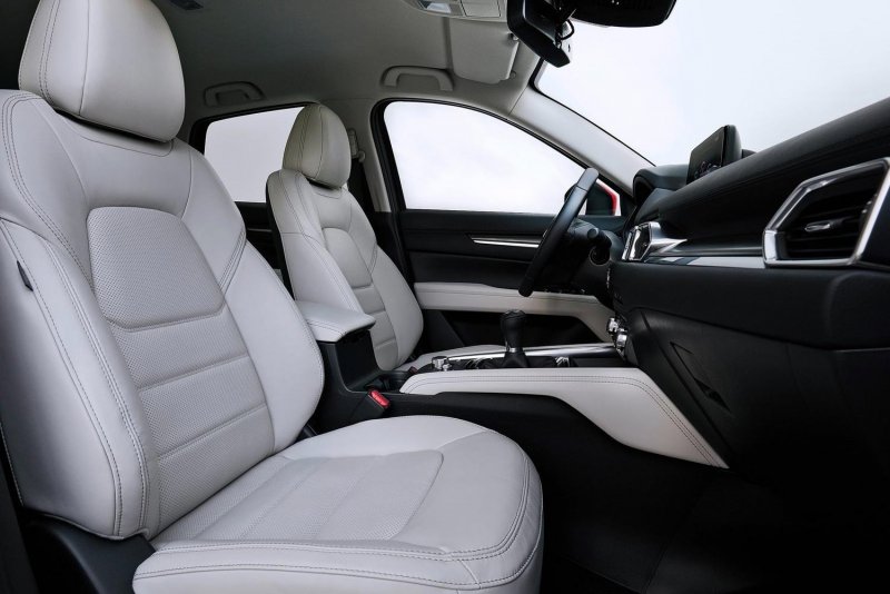 Mazda CX 5 белый салон