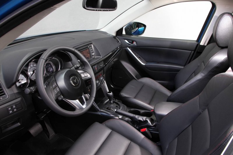 Mazda CX-5 2015 салон