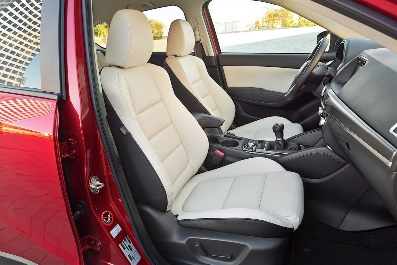 Mazda CX 5 белый салон