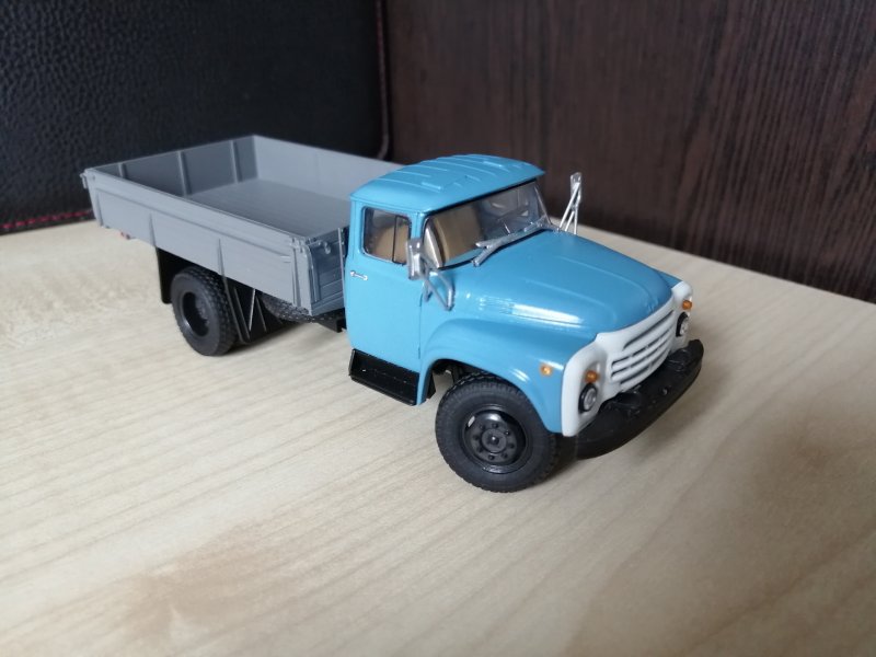 ЗИЛ-130 бортовой 1/43