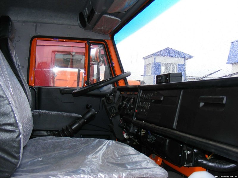 КАМАЗ 6520 кабина изнутри