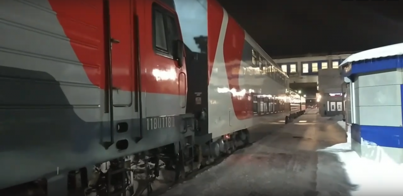 Поезд 052й двухэтажный