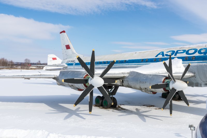Турбовинтовой ту 114