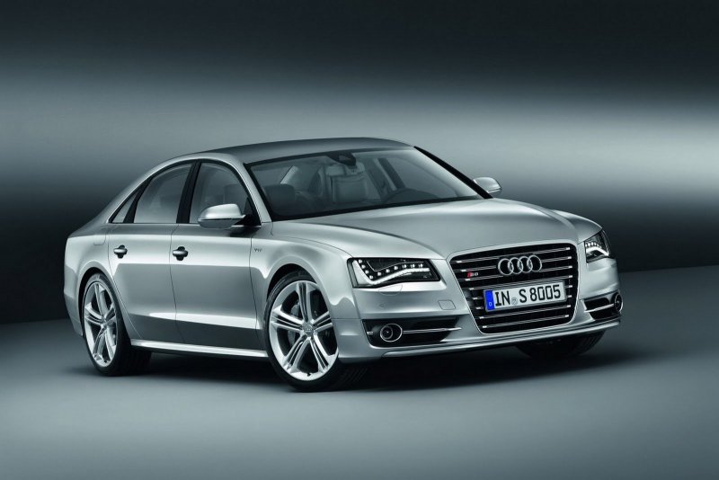 Ауди rs8 2015
