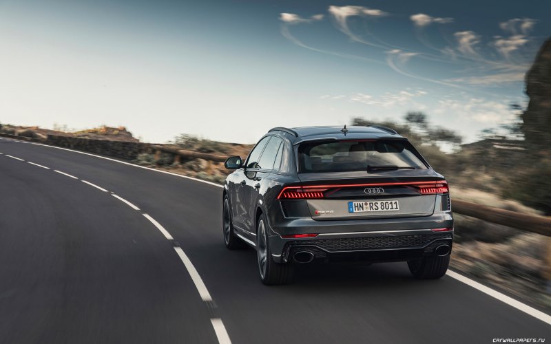 Audi RS q8 Black