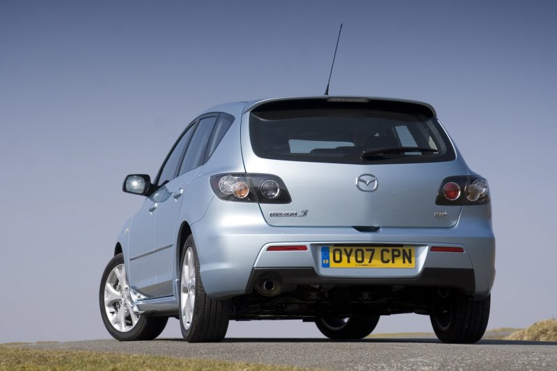 Mazda 3 хэтчбек 2004