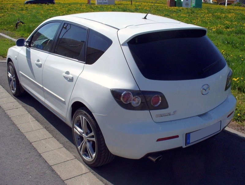 Mazda 3 Sport белая