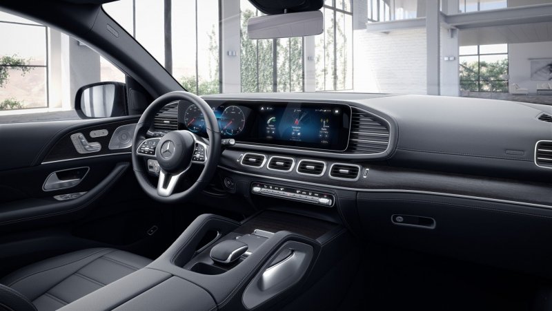 Дилерский центр Mercedes-Benz Москва