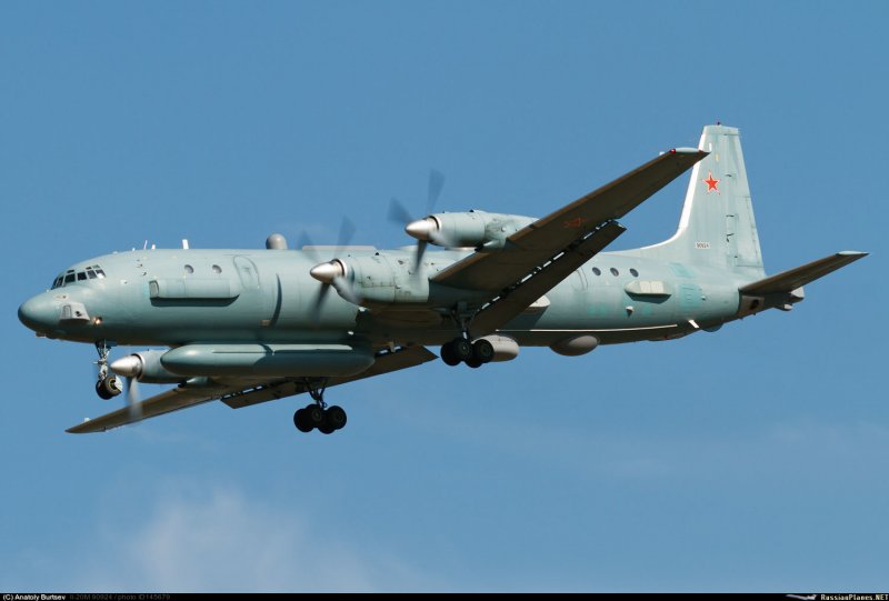 Самолет ил-20м
