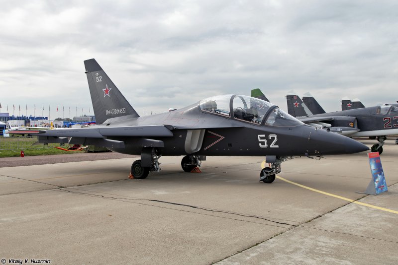 Учебно-боевой самолет як-140